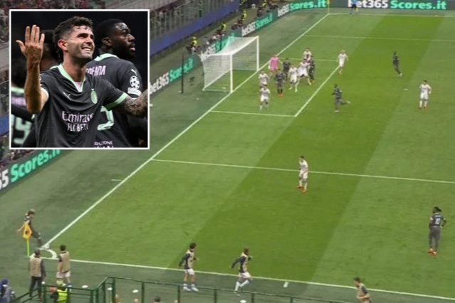 Bàn thắng từ chấm phạt góc đầy ma thuật ở Champions League