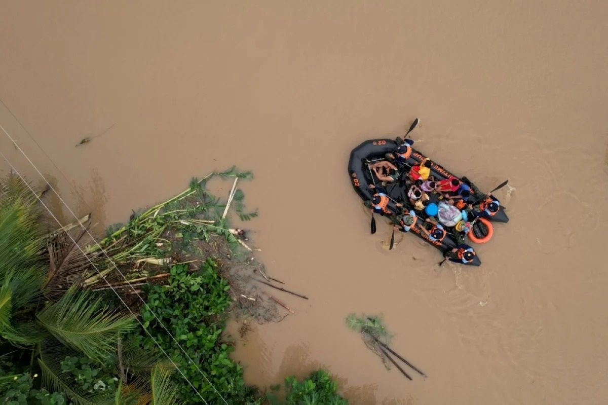 Bão Trà Mi gây ngập lụt chưa từng có ở Philippines, 14 người chết
