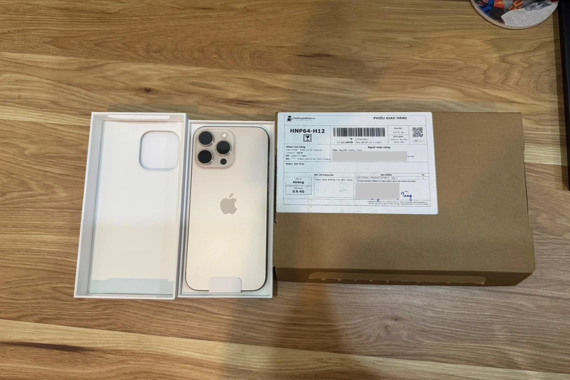 Người mua iPhone 16 Pro Max nhận hộp rỗng đã được Apple bồi thường