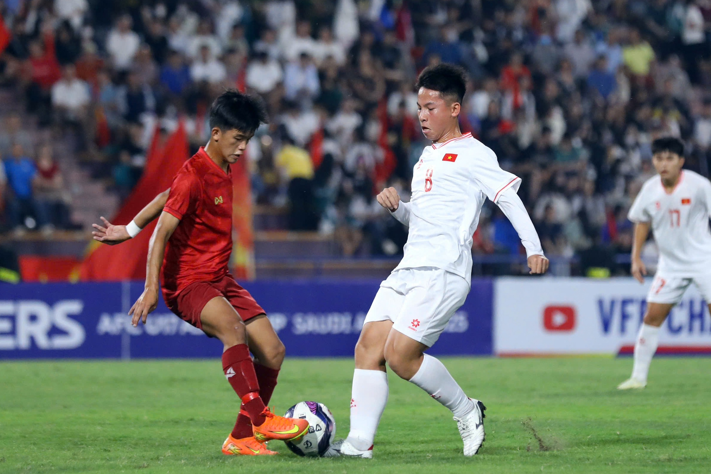 U17 Việt Nam 0-0 U17 Myanmar (hết hiệp 1): Khó khăn