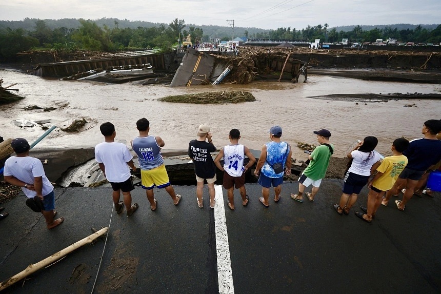 Bão Trà Mi gây lũ lụt nghiêm trọng ở Philippines, 76 người chết