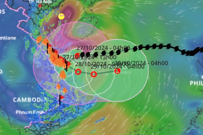 Bão Trà Mi giật cấp 12 đã vào Thừa Thiên Huế - Đà Nẵng