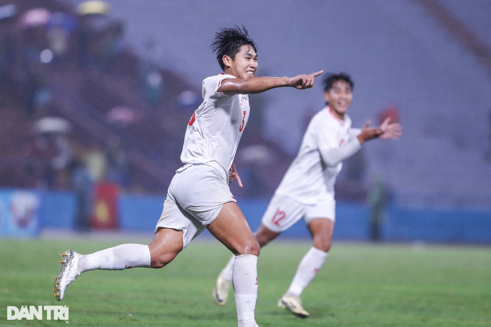 U17 Việt Nam 1-1 U17 Yemen (hết h1): Bàn gỡ hòa quý giá, cầu trường nổ tung