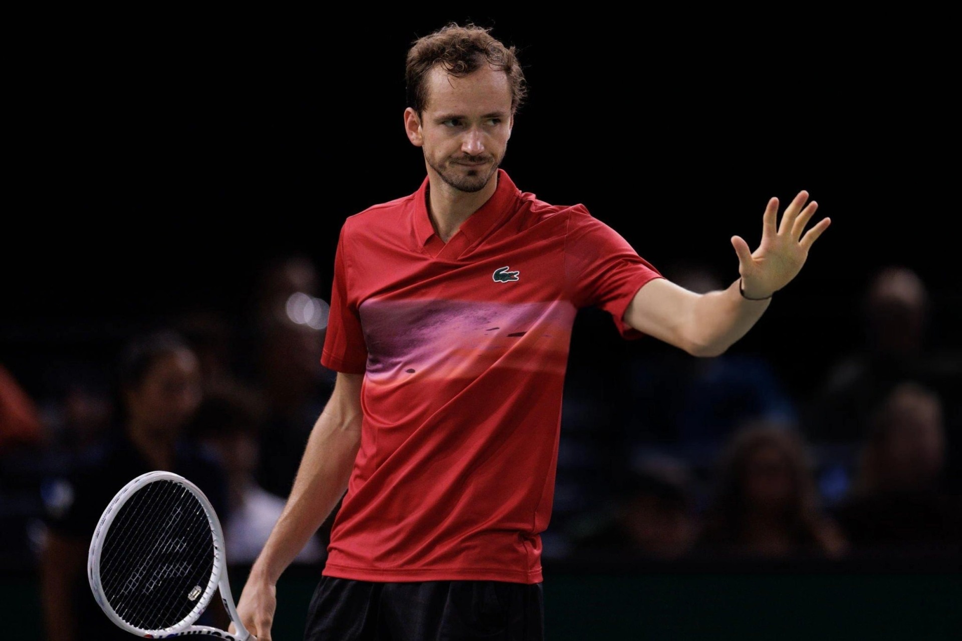 Medvedev thêm một lần gây thất vọng ở Paris Masters