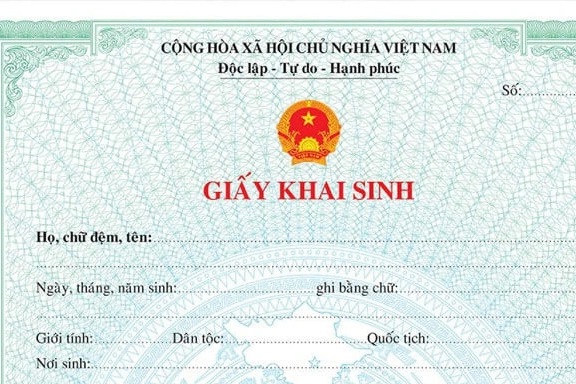 Học sinh lớp 12 bị hủy giấy khai sinh gửi tâm thư tới Bí thư Hà Nội