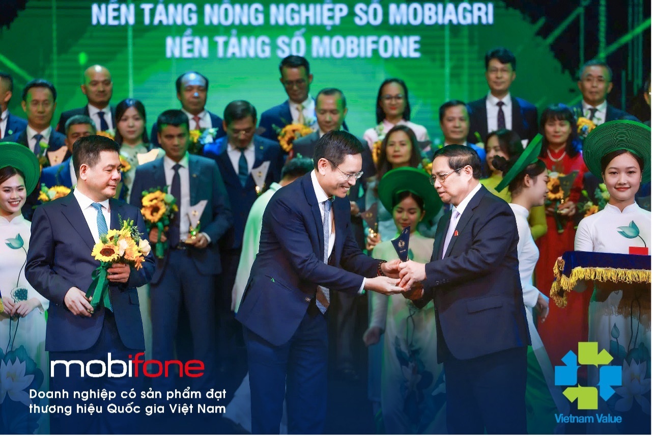 MobiFone được vinh danh "Thương hiệu Quốc gia Việt Nam 2024" với 5 thương hiệu sản phẩm xuất sắc