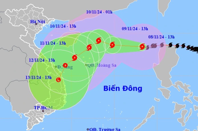 Bão Yinxing đổi hướng liên tục trên Biển Đông