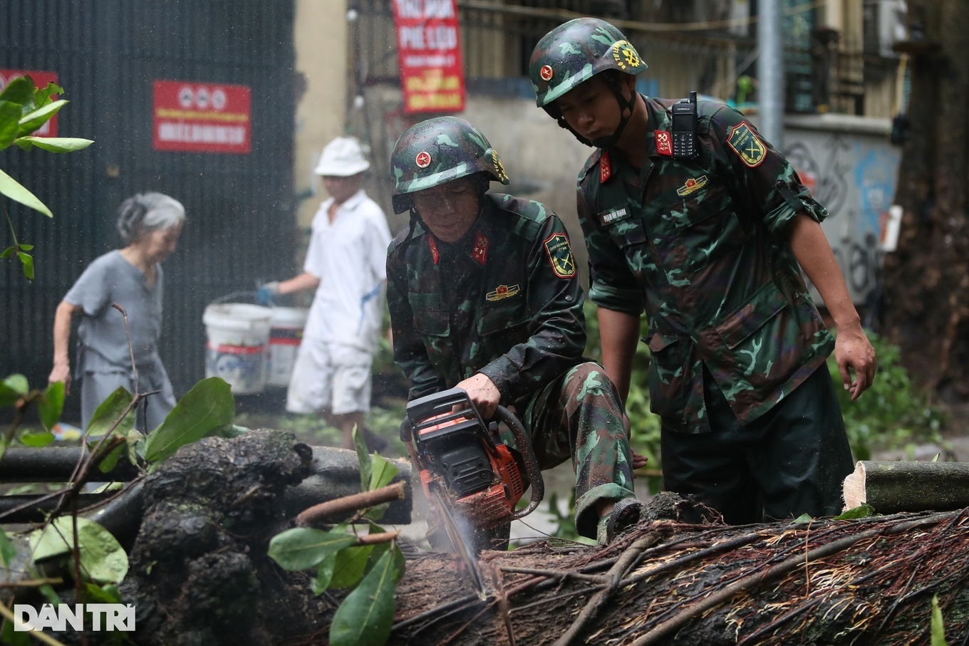 Quân đội huy động 270.000 người ứng phó bão Yinxing