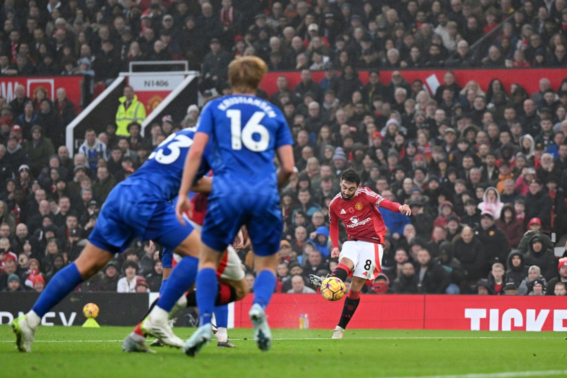 Man Utd 2-0 Leicester City (hiệp 2): 45 phút thuận lợi