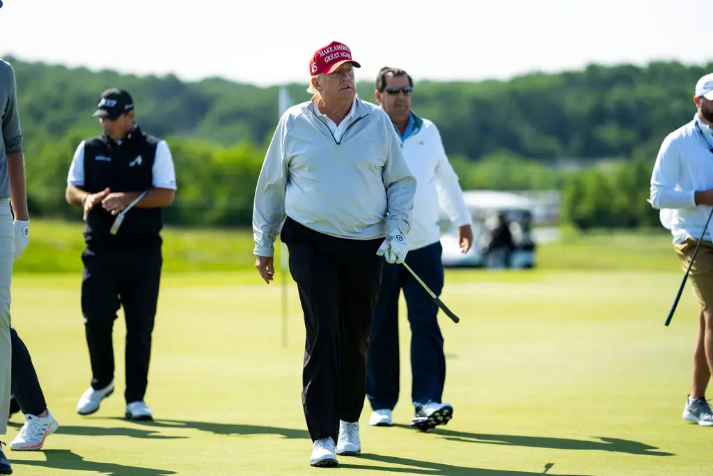 Tổng thống Hàn Quốc tập chơi golf, chuẩn bị sẵn sàng để gặp gỡ ông Trump