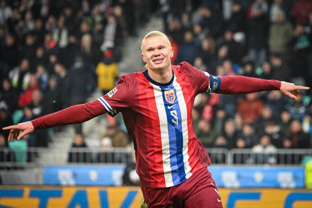 Erling Haaland vượt qua "Cậu bé vàng" Maradona, tạo nên cột mốc đáng nể