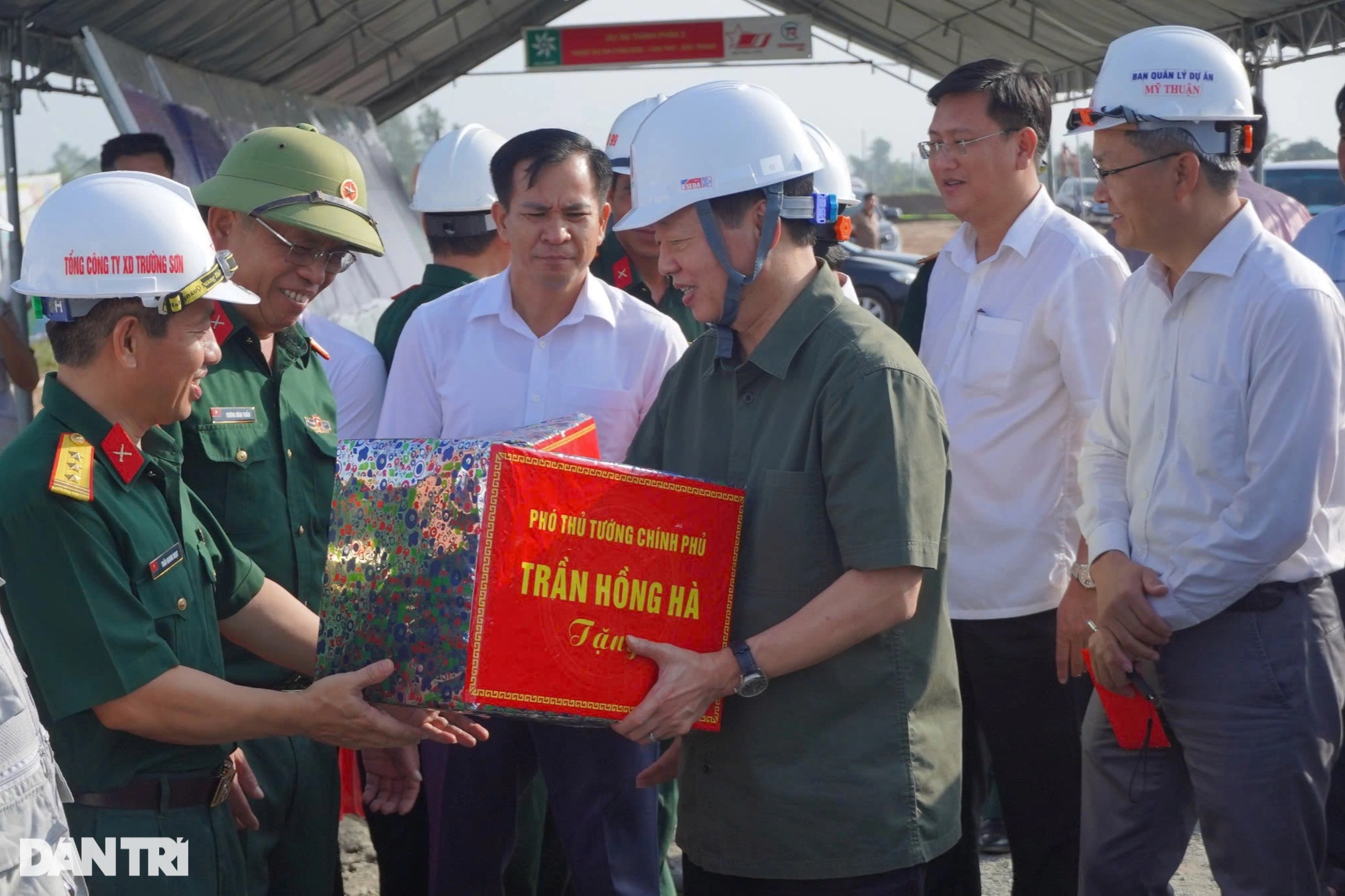 Chỉ rõ vướng mắc, khẩn trương gỡ khó cho hai cao tốc đoạn qua Hậu Giang