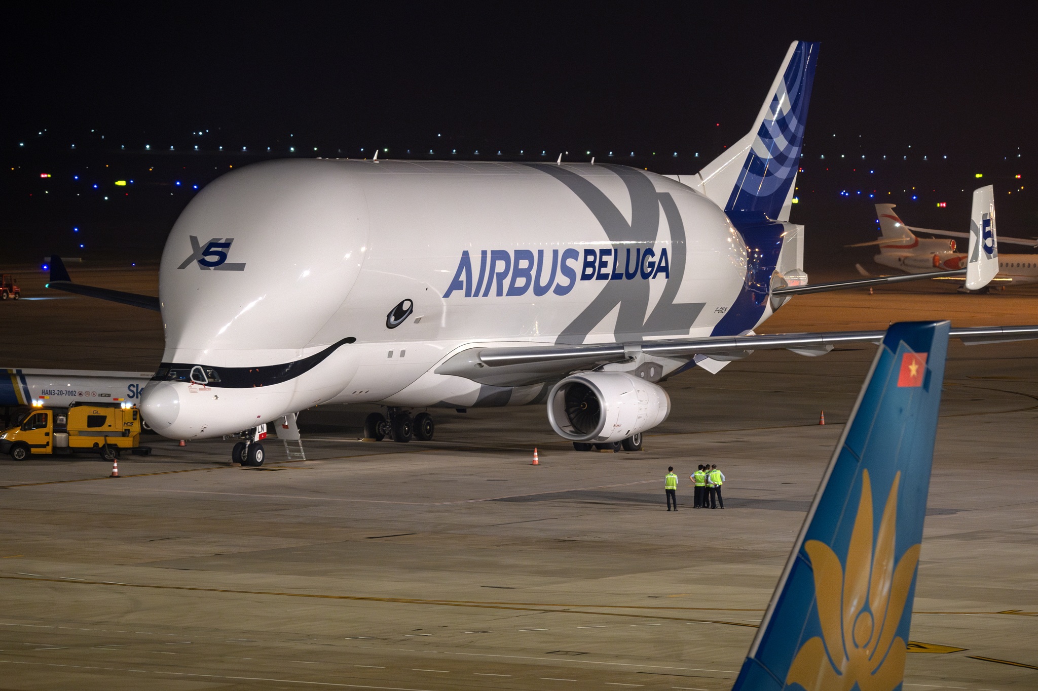 Siêu máy bay vận tải Airbus Beluga XL "cá voi trắng" lần đầu đến Việt Nam