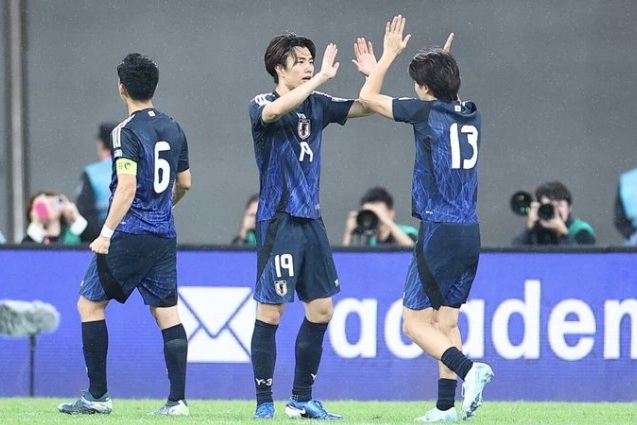 Nhật Bản, Hàn Quốc tiến gần World Cup, Trung Quốc tranh vé với Indonesia