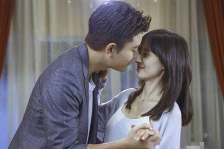 Nhờ một chiếc móng tay giả, tôi phát hiện chồng ngoại tình với bạn thân