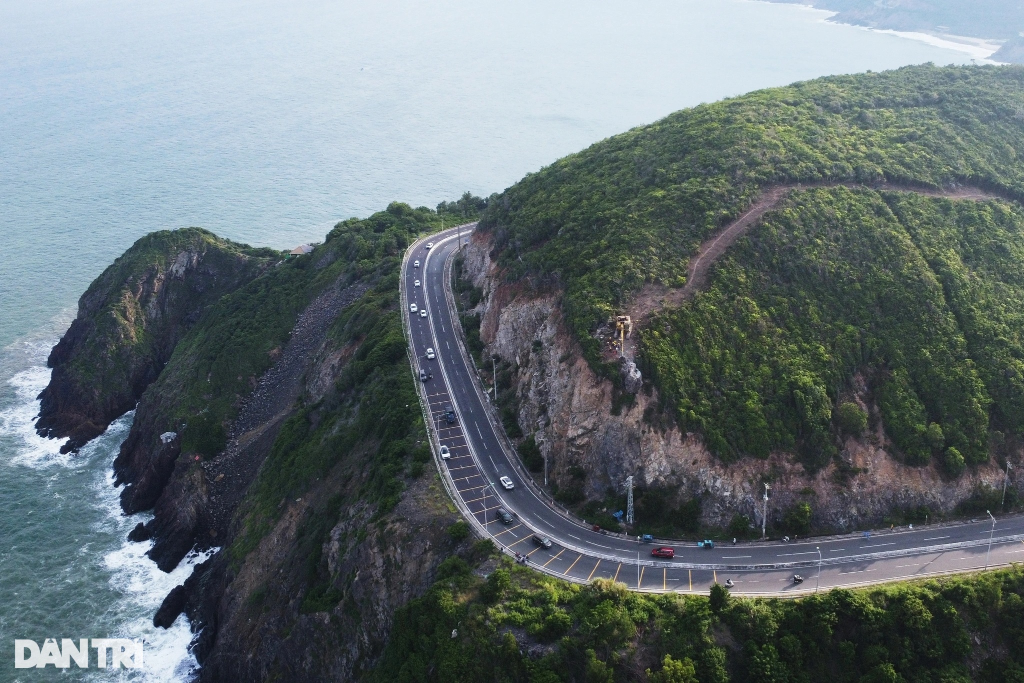 Nghiên cứu làm hầm xuyên núi hơn 4km ở Khánh Hòa