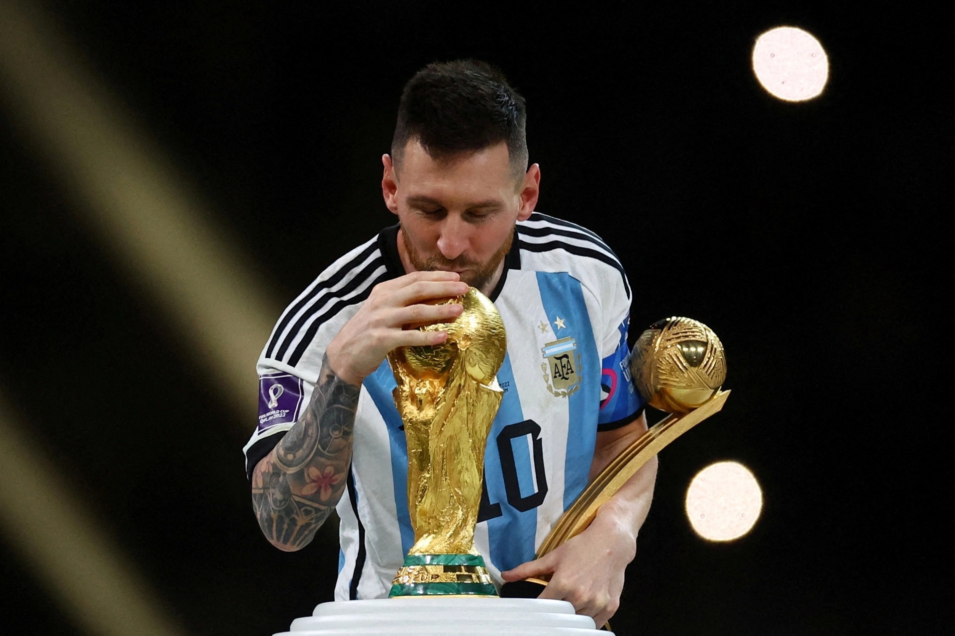 Messi được bình chọn là cầu thủ vĩ đại nhất thế kỷ 21