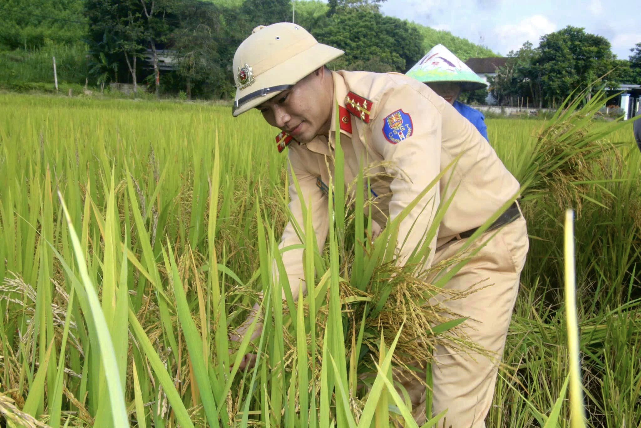 Lan tỏa hình ảnh người chiến sĩ công an qua mô hình "24h trải nghiệm"