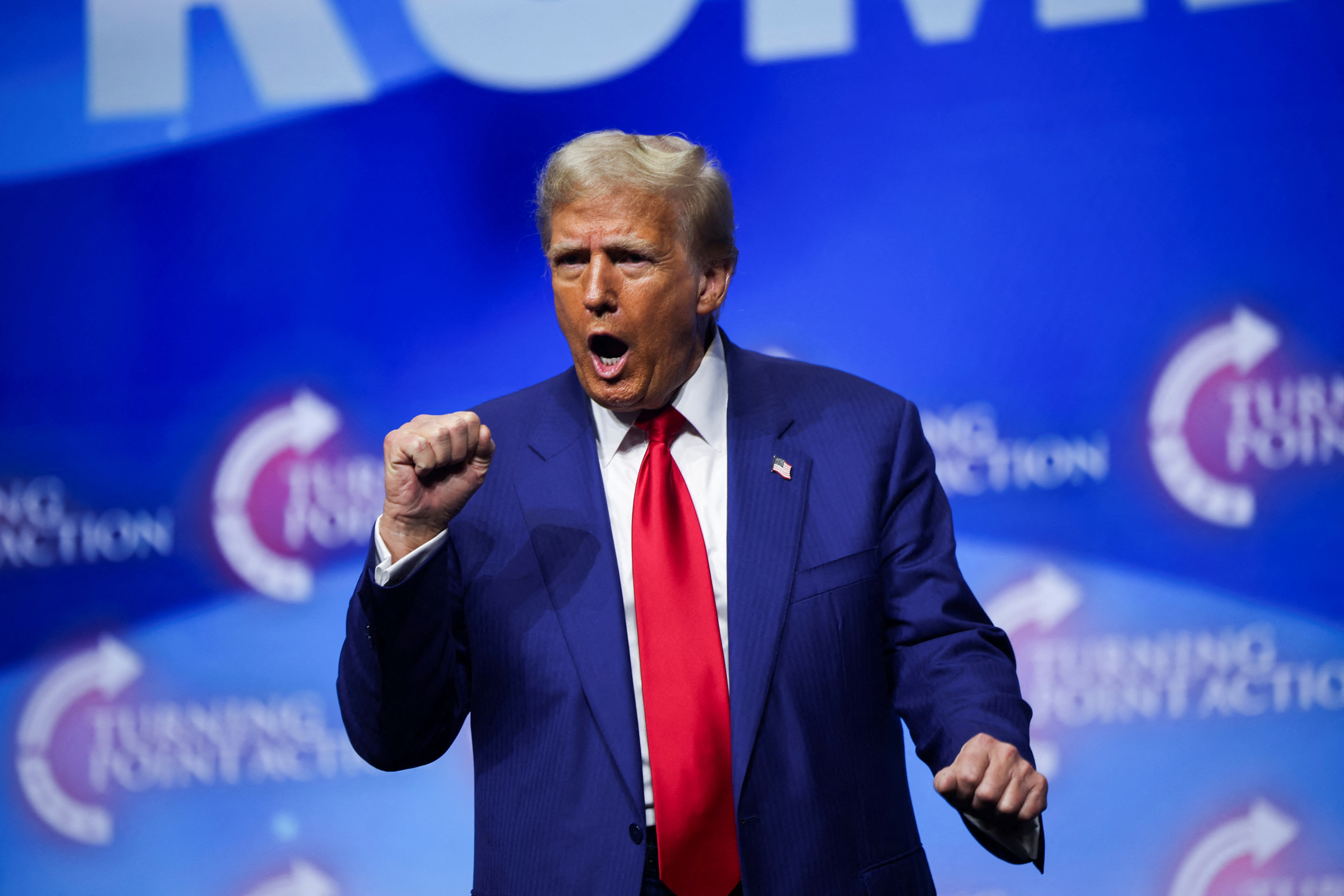 Phần lớn người Mỹ ủng hộ kế hoạch trục xuất người nhập cư của ông Trump