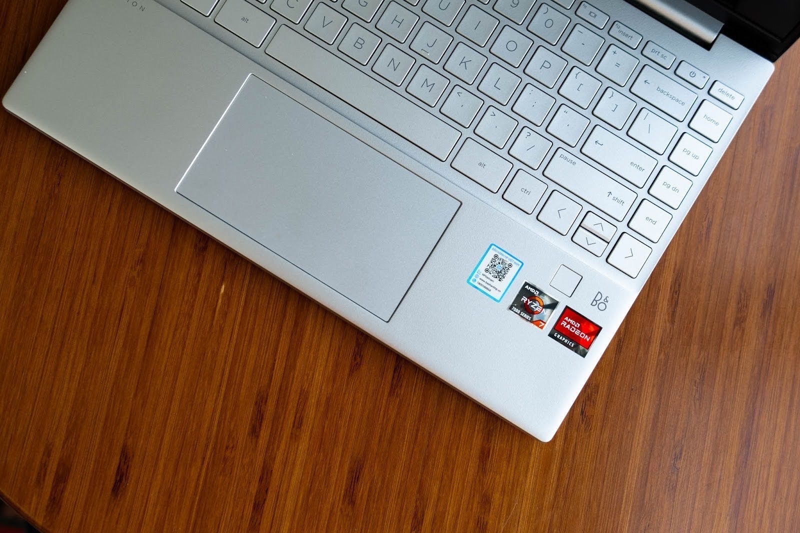 Những mẫu laptop có cấu hình phù hợp với sinh viên