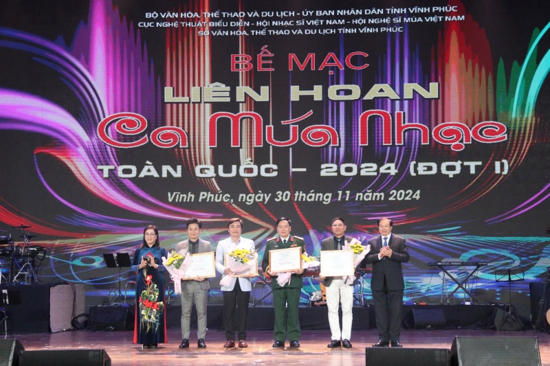 "Carmen" và "Giấc mơ Chí Phèo" đoạt giải xuất sắc tại Liên hoan Ca múa nhạc