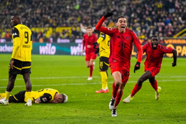 Musiala tỏa sáng, Bayern Munich thoát thua trước Dortmund