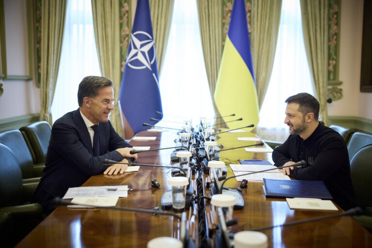 Ukraine có thể được kết nạp một phần vào NATO