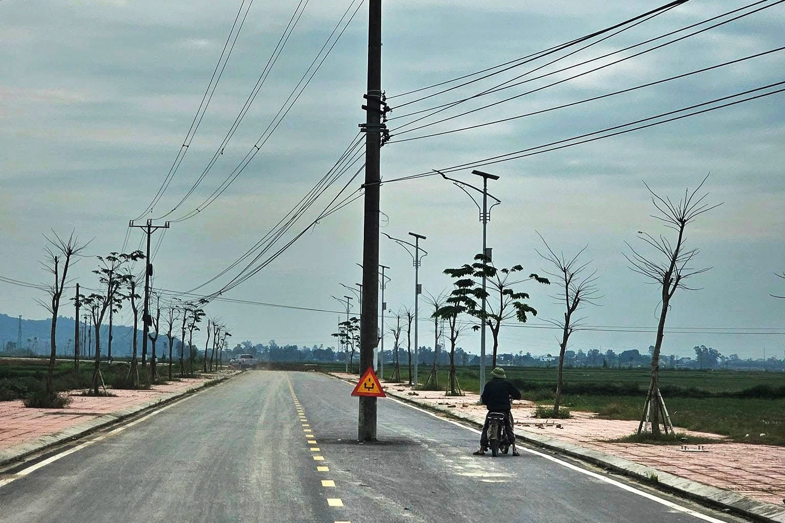 Giám đốc Sở Công Thương Nghệ An: Tự nhiên cột điện "nhảy" vào đường đứng