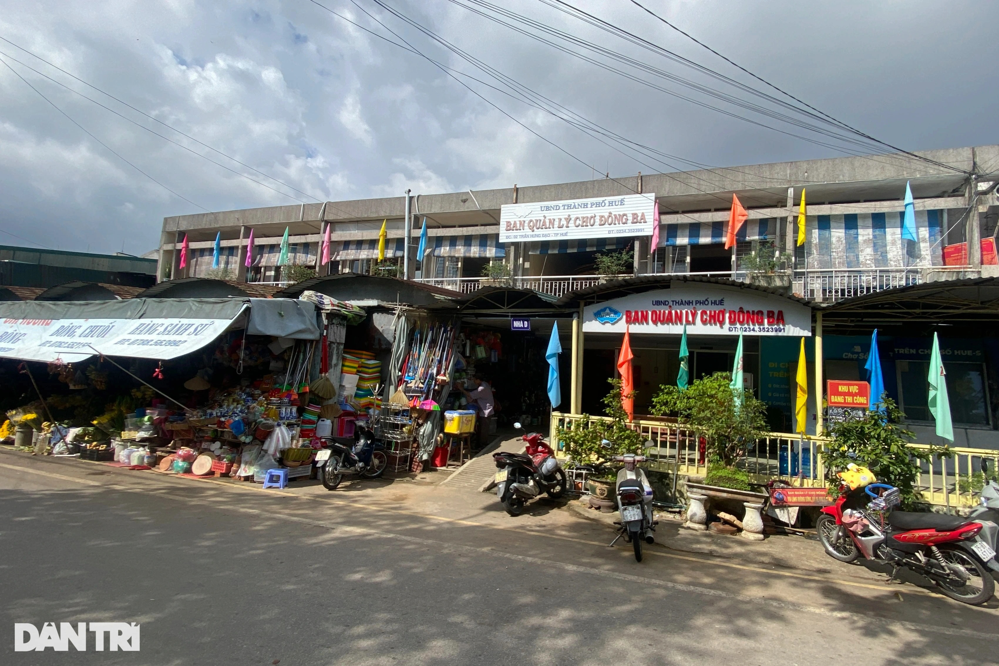 Chiêu lừa tinh vi khiến tiểu thương chợ Đông Ba mất hàng chục triệu đồng