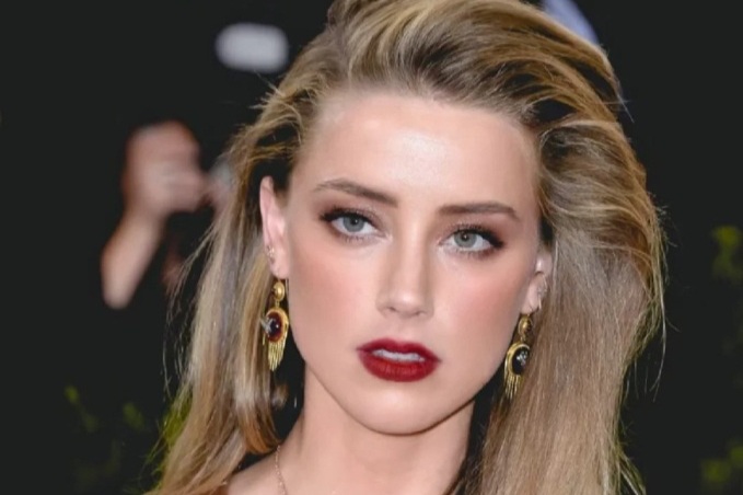Mỹ nhân sở hữu gương mặt tỷ lệ "vàng" Amber Heard sắp đón đứa con thứ 2