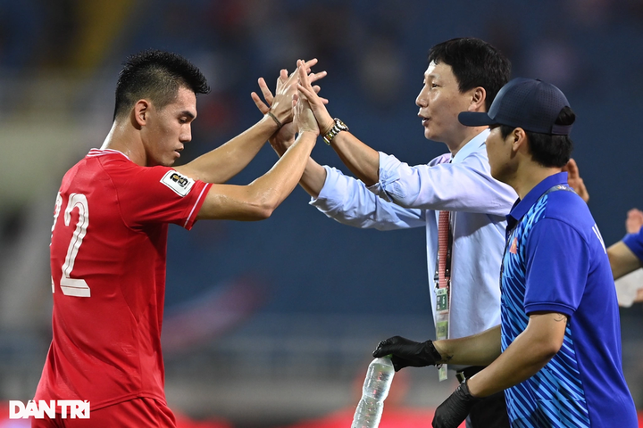 Tuyển Việt Nam chinh phục AFF Cup: Con đường độc đạo của HLV Kim Sang Sik