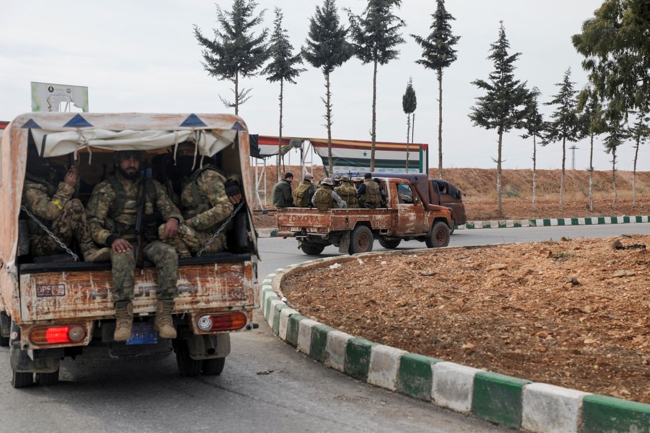 Quân nổi loạn tiến công "nhanh như chớp", áp sát thủ đô Syria