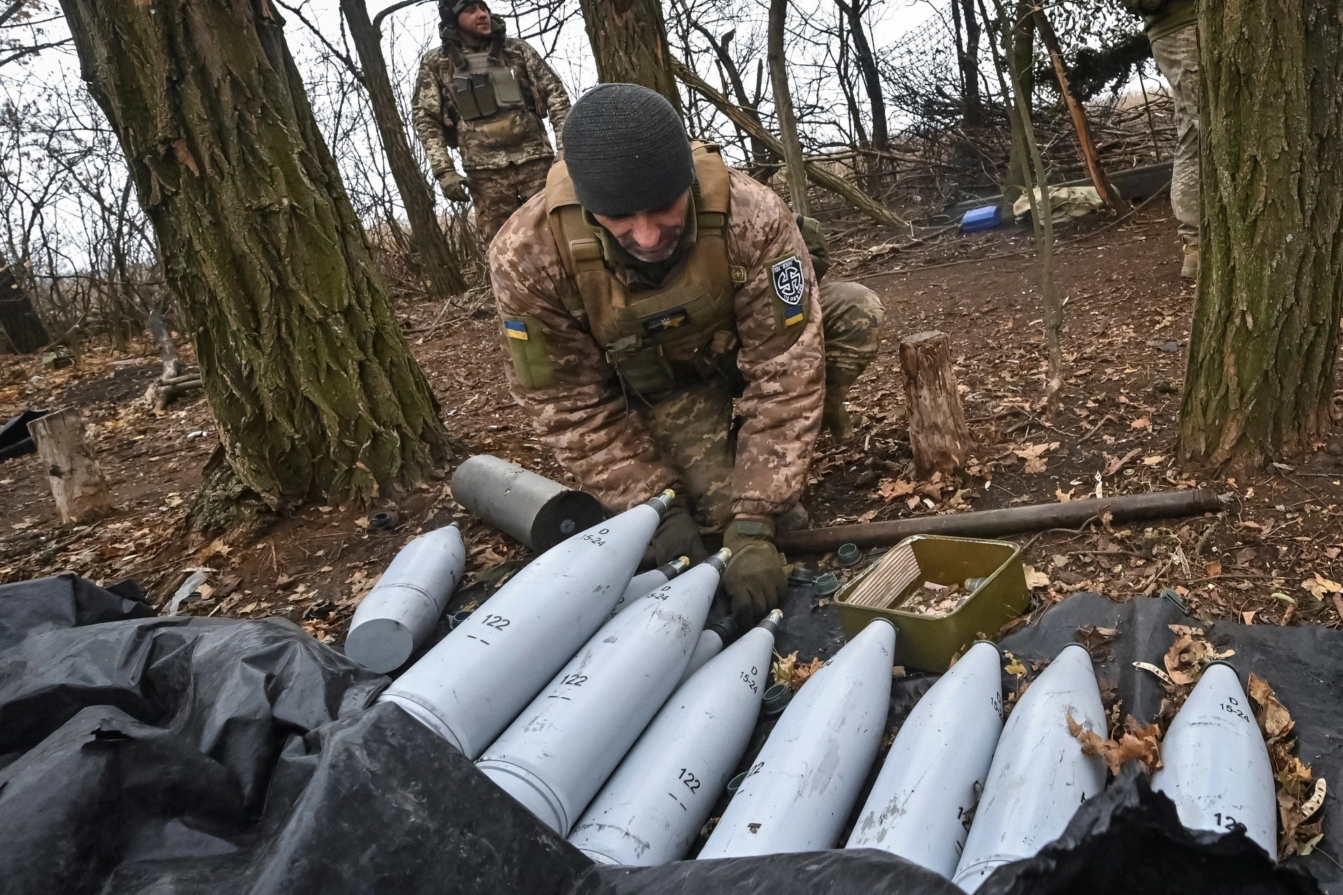 Thanh niên Ukraine đối mặt lựa chọn nghiệt ngã: Chiến đấu hay rời đi?