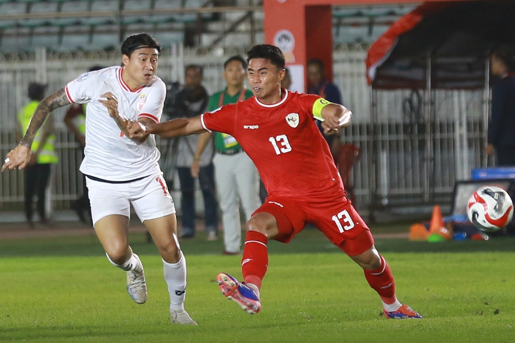 Indonesia 2-2 Lào (Hiệp 1): Những bàn thắng chớp nhoáng