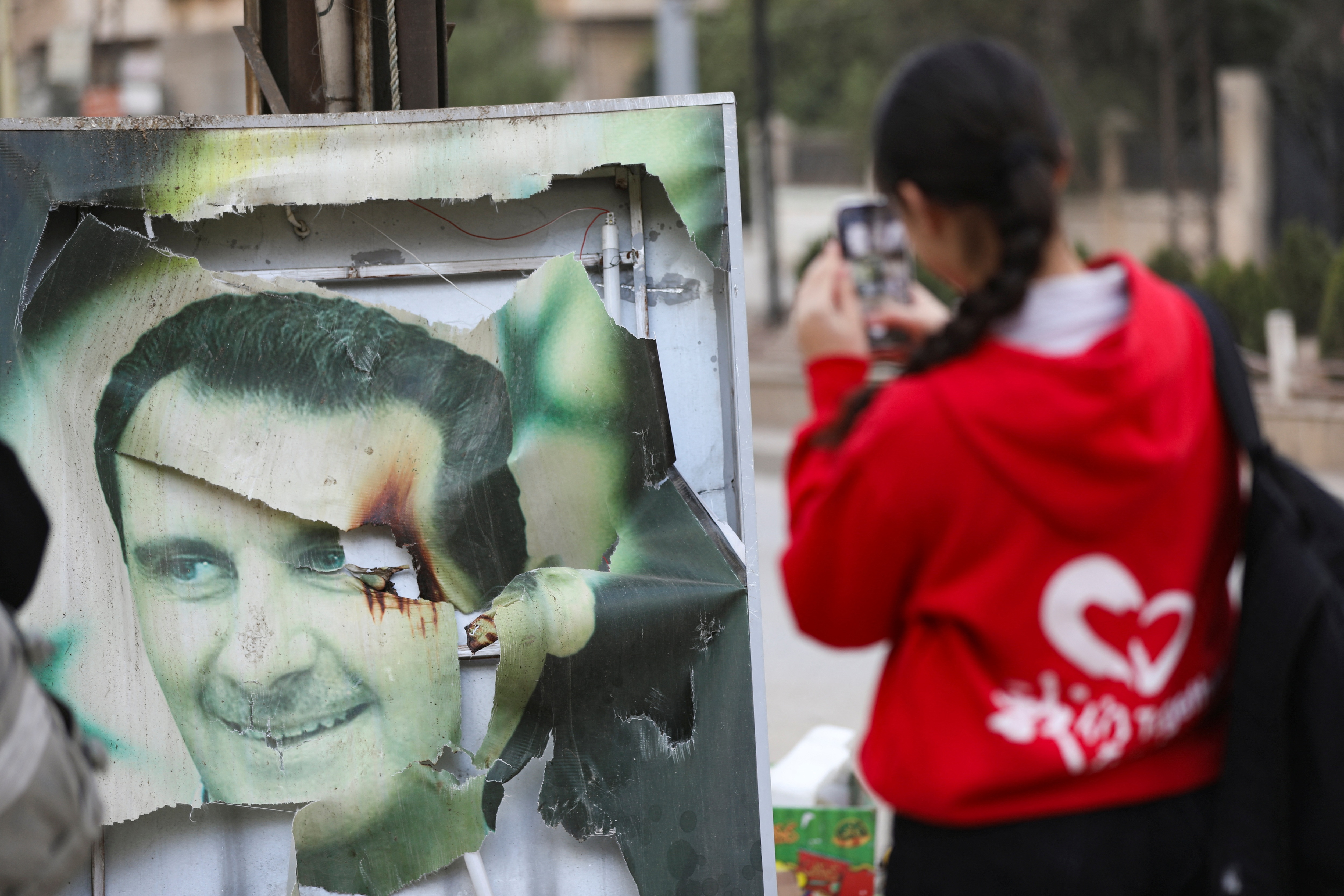 Sự sụp đổ chóng vánh của chế độ Assad và nguy cơ Syria chìm trong hỗn loạn