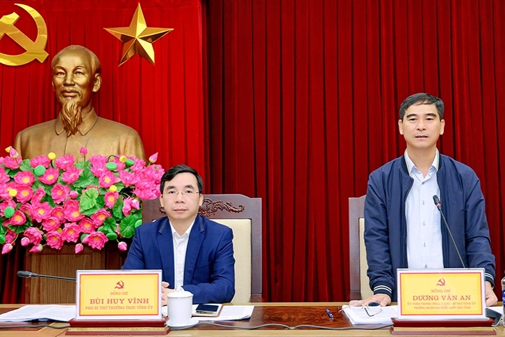 Vĩnh Phúc nghiên cứu chính sách đặc thù cho cán bộ thuộc diện sắp xếp