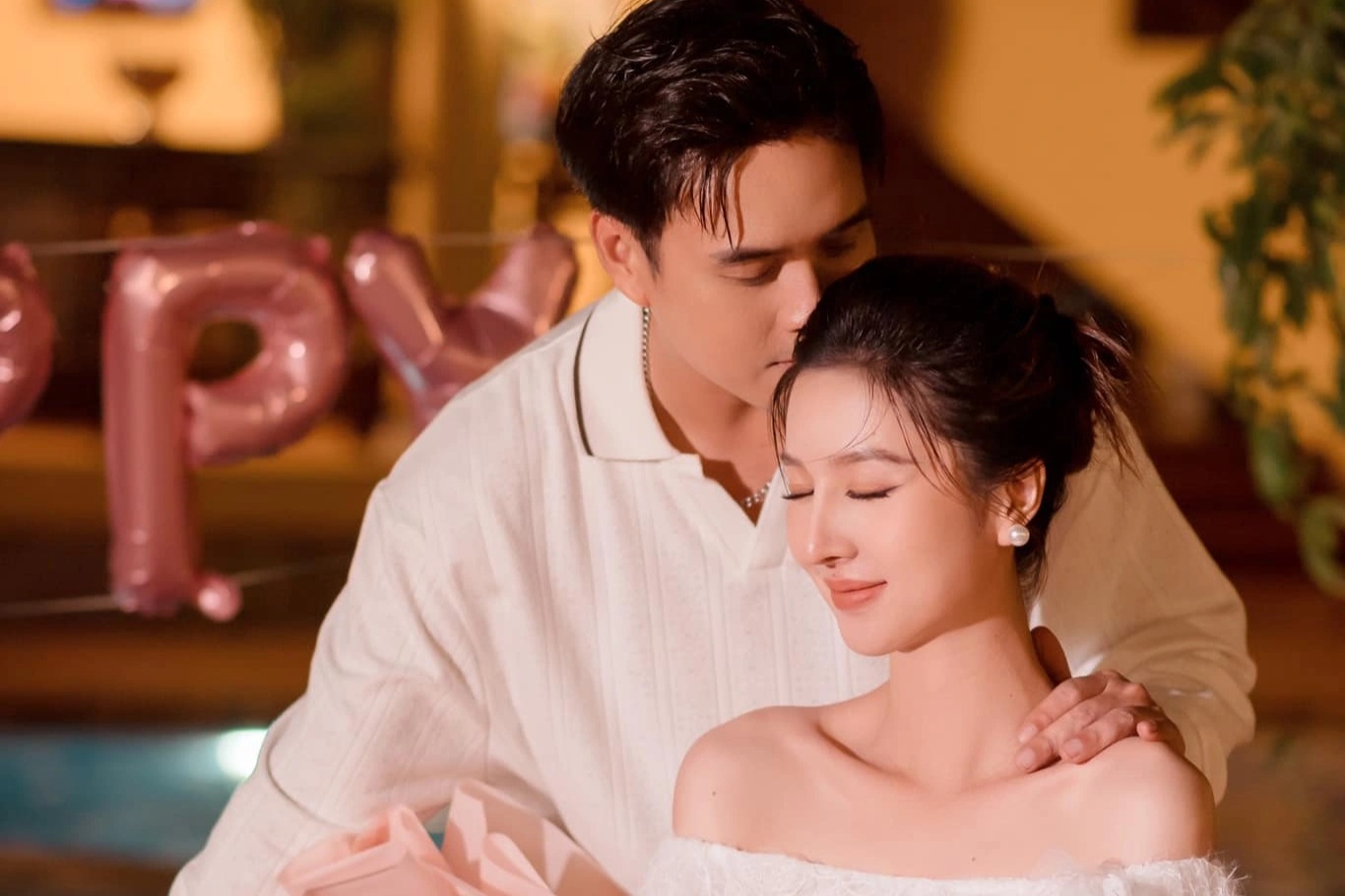 Vợ hot girl của Hồ Quang Hiếu: Mang bầu vẫn gợi cảm, được chồng cưng chiều