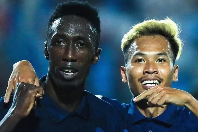 Singapore 1-0 Campuchia (h1): Sai sót khó tin, đang hay thì đứt dây đàn