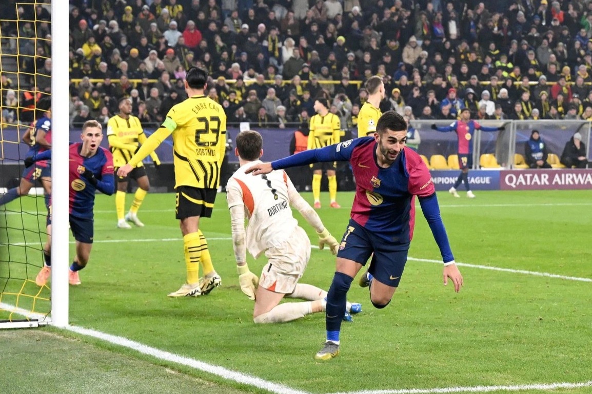 Barcelona thắng nghẹt thở Dortmund ở Champions League