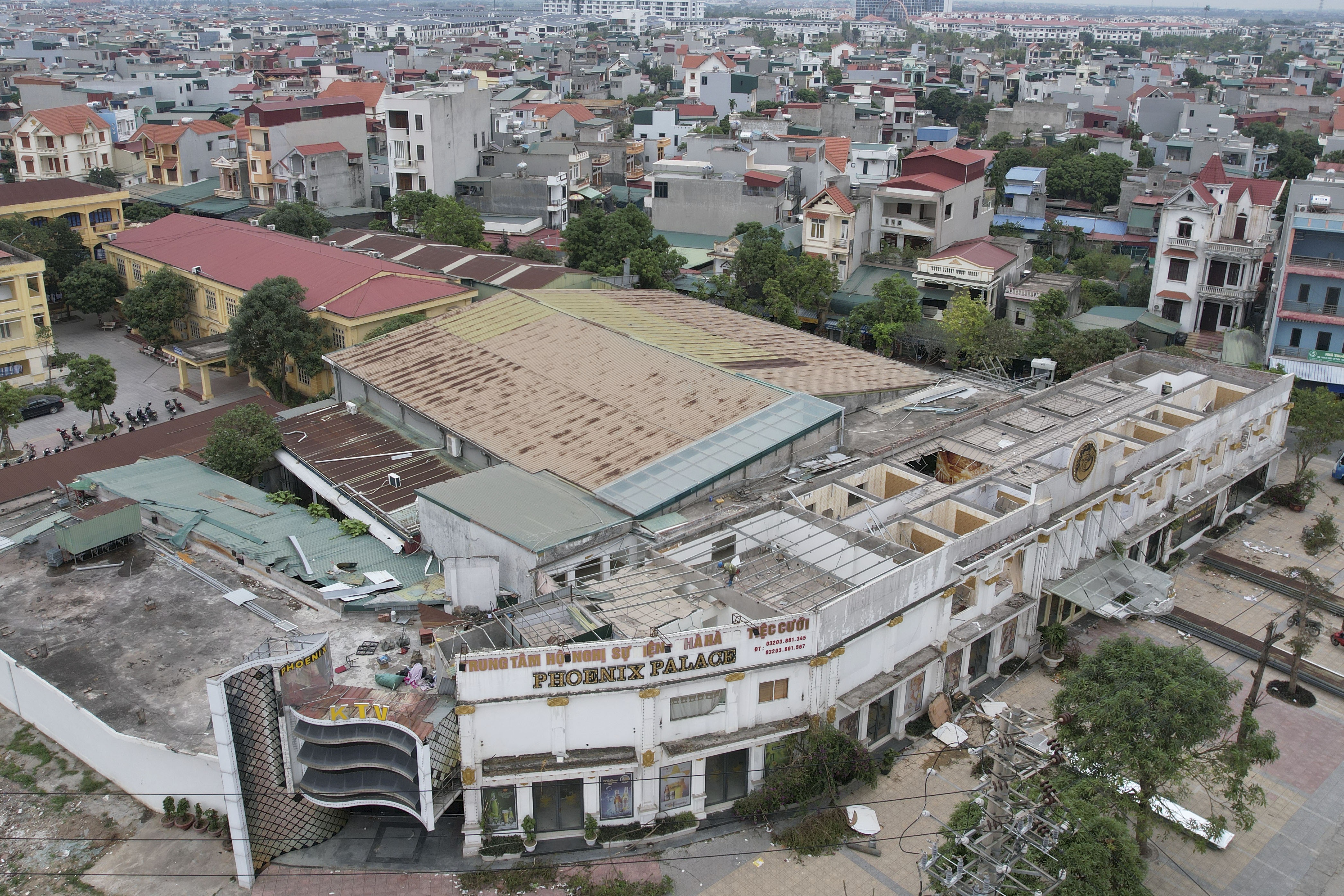 Tháo dỡ công trình vi phạm từng được doanh nghiệp xin tặng tỉnh Hải Dương