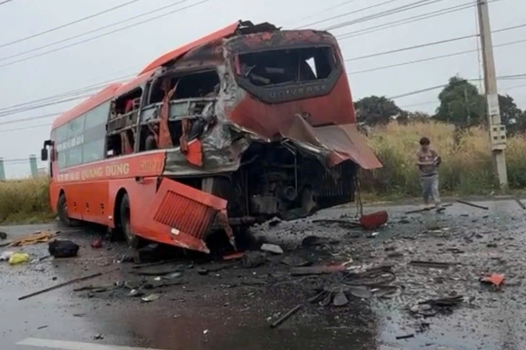 Nguyên nhân tai nạn giữa 2 xe khách ở Bình Phước khiến tài xế tử vong