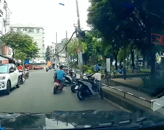 Clip "hành động lễ phép của cậu bé trên đường" nổi bật mạng xã hội tuần qua