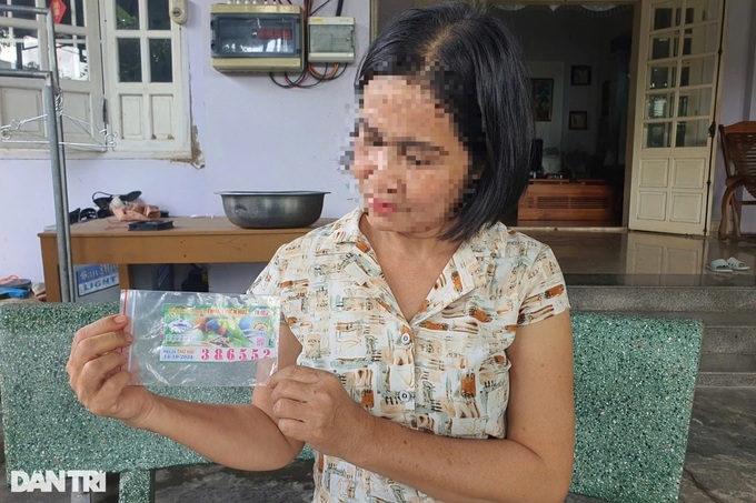 Vụ vé số trúng 2 tỷ đồng bị từ chối trả thưởng: Tòa đã đối chiếu tờ vé số