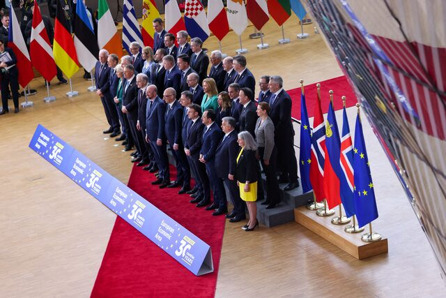 EU áp đặt lệnh trừng phạt mới đối với Nga
