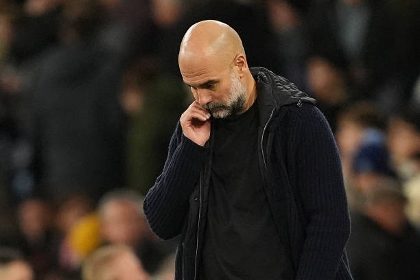 Hai HLV bị sa thải ở Premier League trong ngày, Pep Guardiola lo lắng