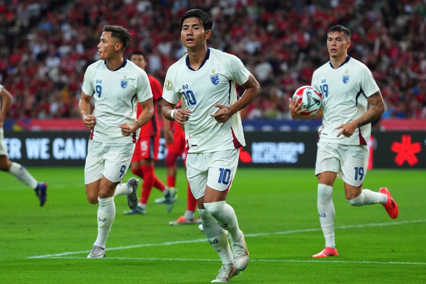Singapore 2-2 Thái Lan (hiệp 2): VAR hủy bàn thắng của Thái Lan