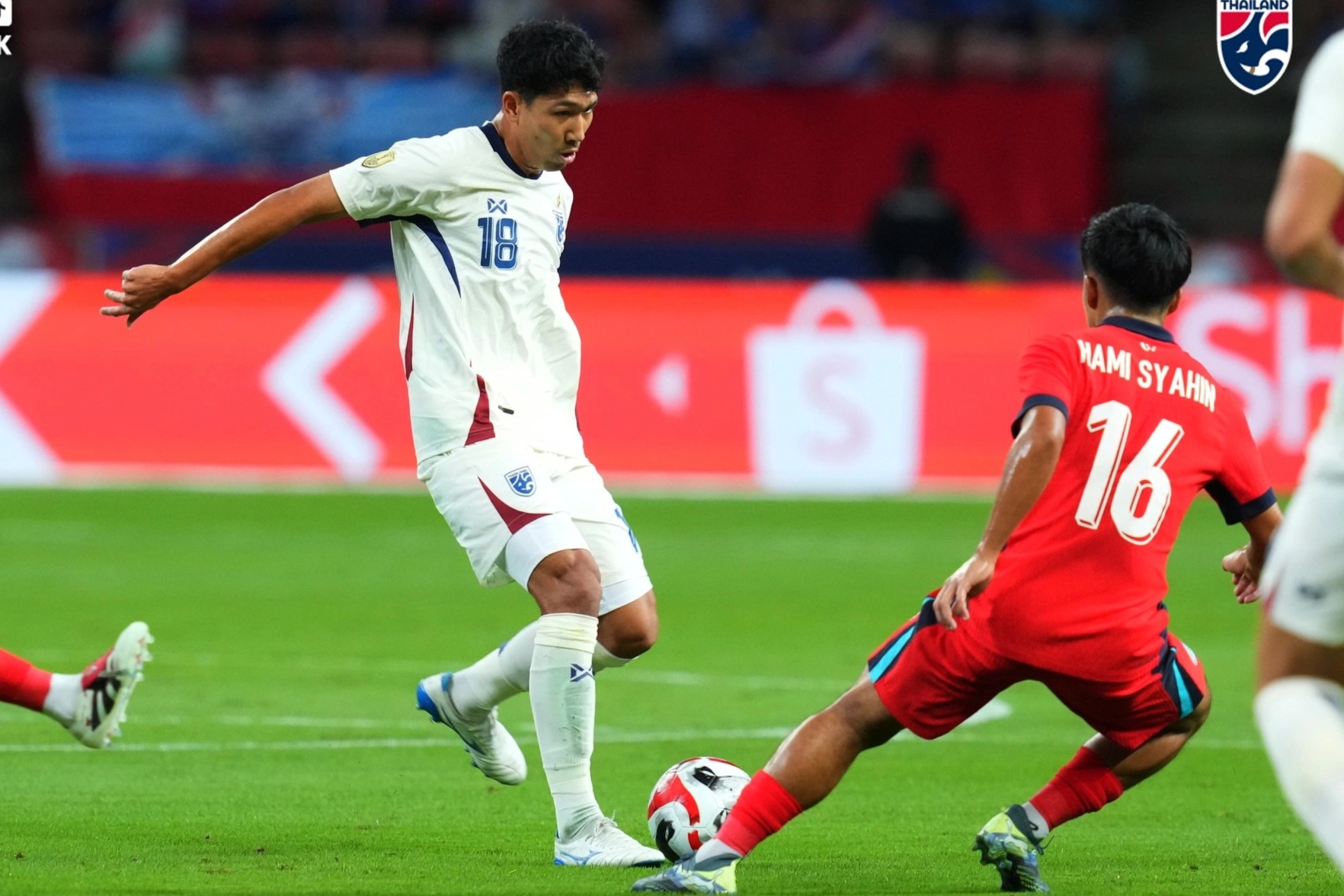 Singapore 2-0 Thái Lan (hiệp 1): Hai siêu phẩm mãn nhãn, tỷ số khó tin