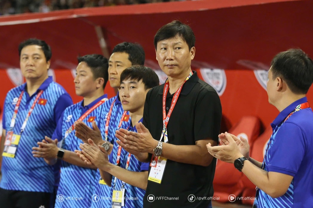 Chuyên gia: "HLV Kim Sang Sik chủ quan, đội tuyển Việt Nam hòa may mắn"