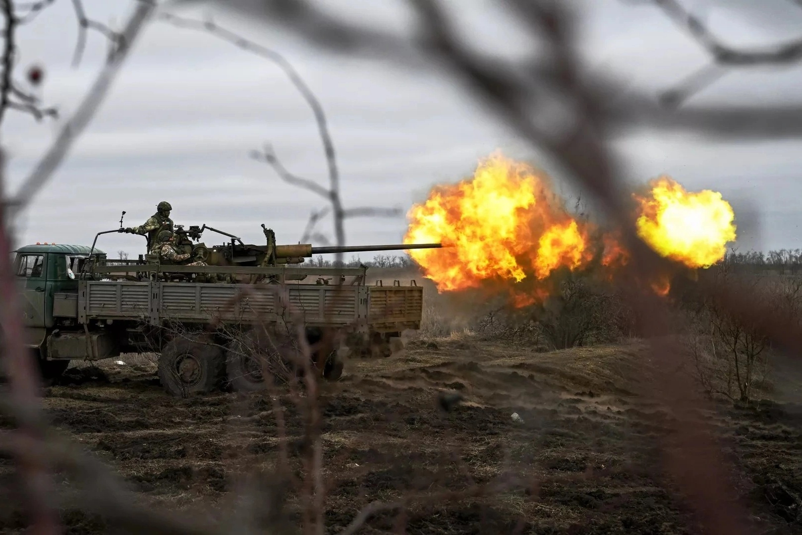 Ukraine dội tên lửa vào Kursk, Nga phản công khốc liệt giành lại lãnh thổ