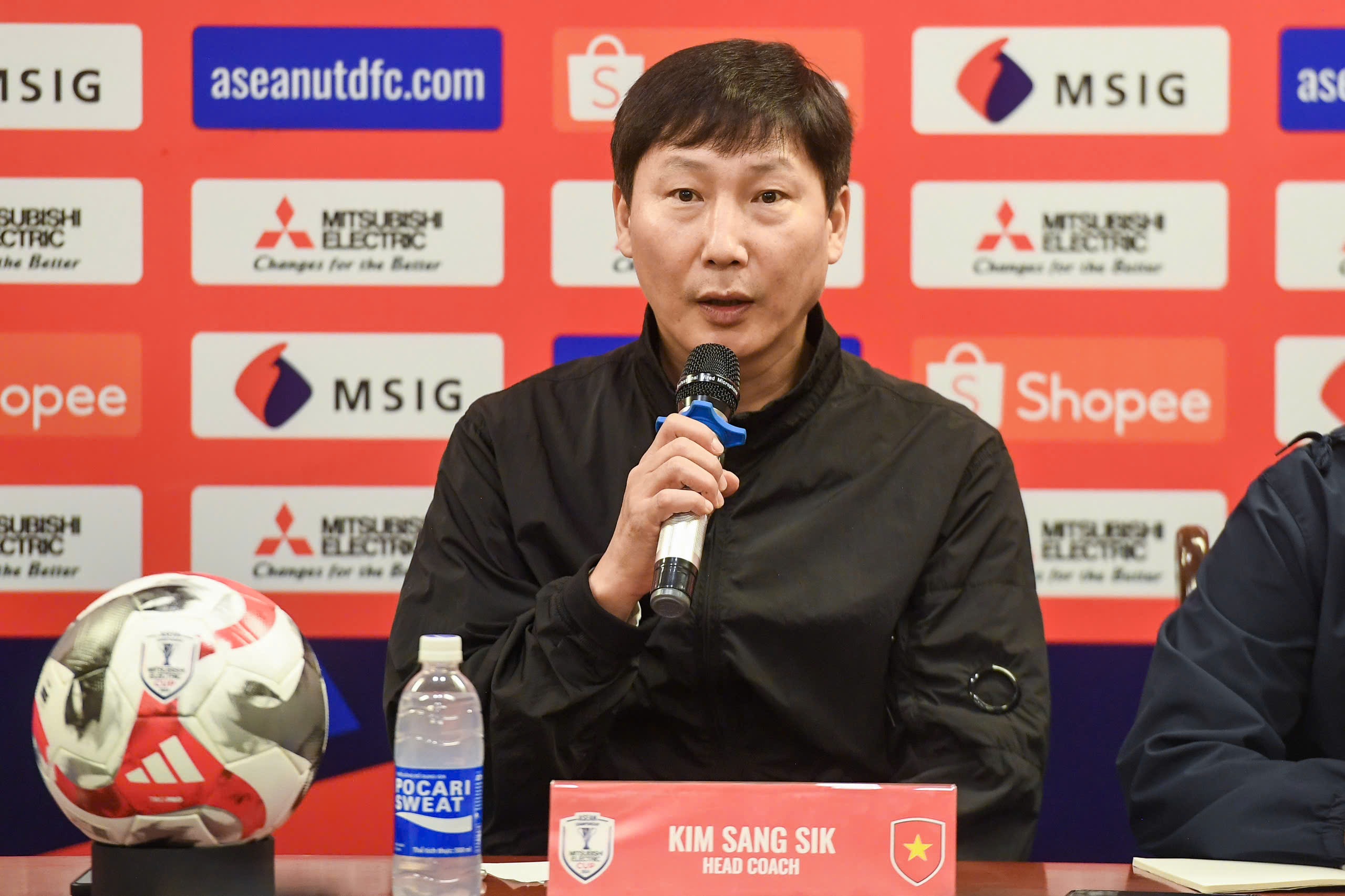HLV Kim Sang Sik: "Bóng đá Việt Nam trở lại như người hâm mộ kỳ vọng"